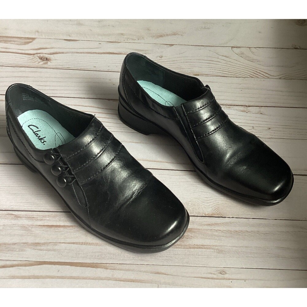 Clarks Music Women’s Black Mules Clogs Shoes 3 Button Detail On Top Size 7.5